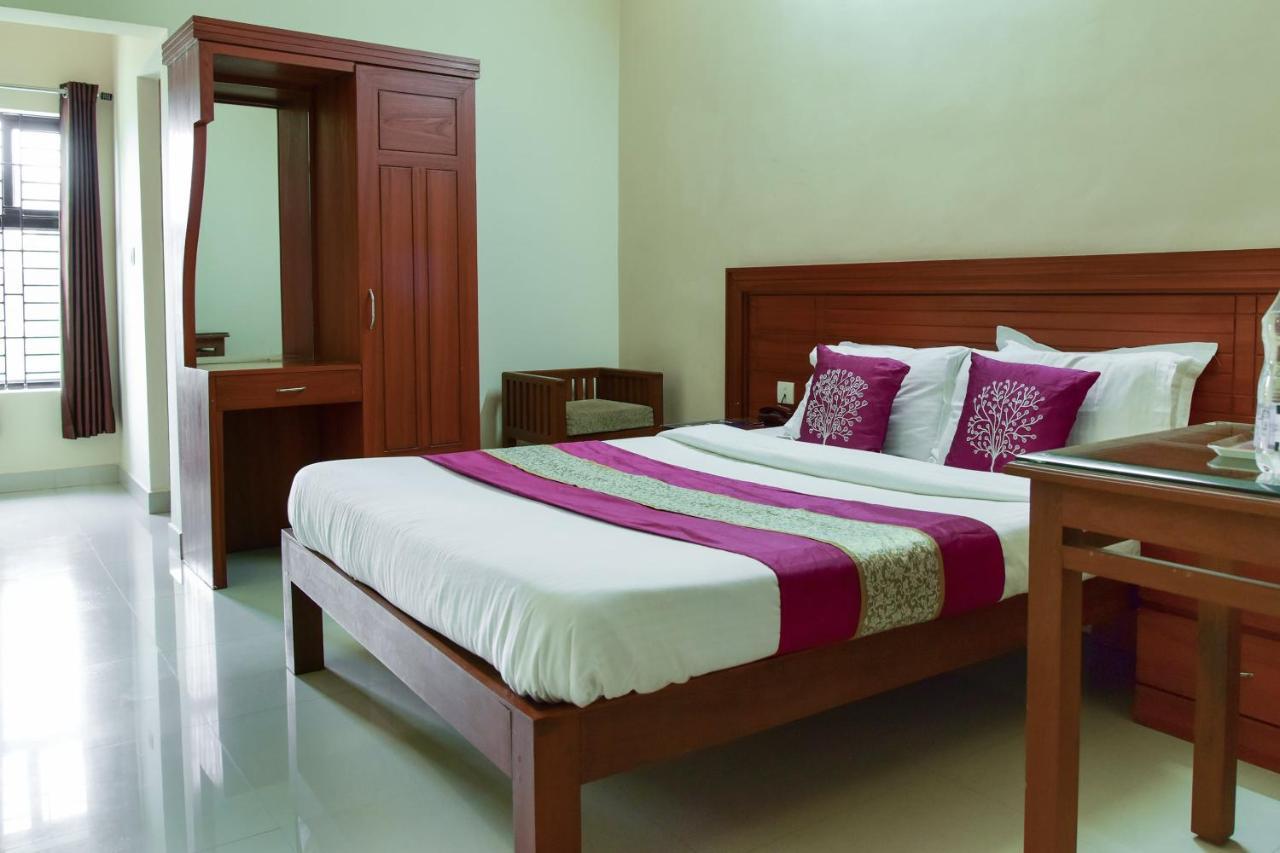 Oyo 9404 Hotel White Fort Mananthavadi Kültér fotó